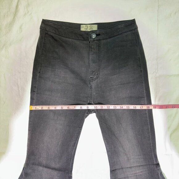 Free People "Just Float On" Flare Jeans – Washed Black, Frayed Hems – Size 28 - Picture 14 of 16